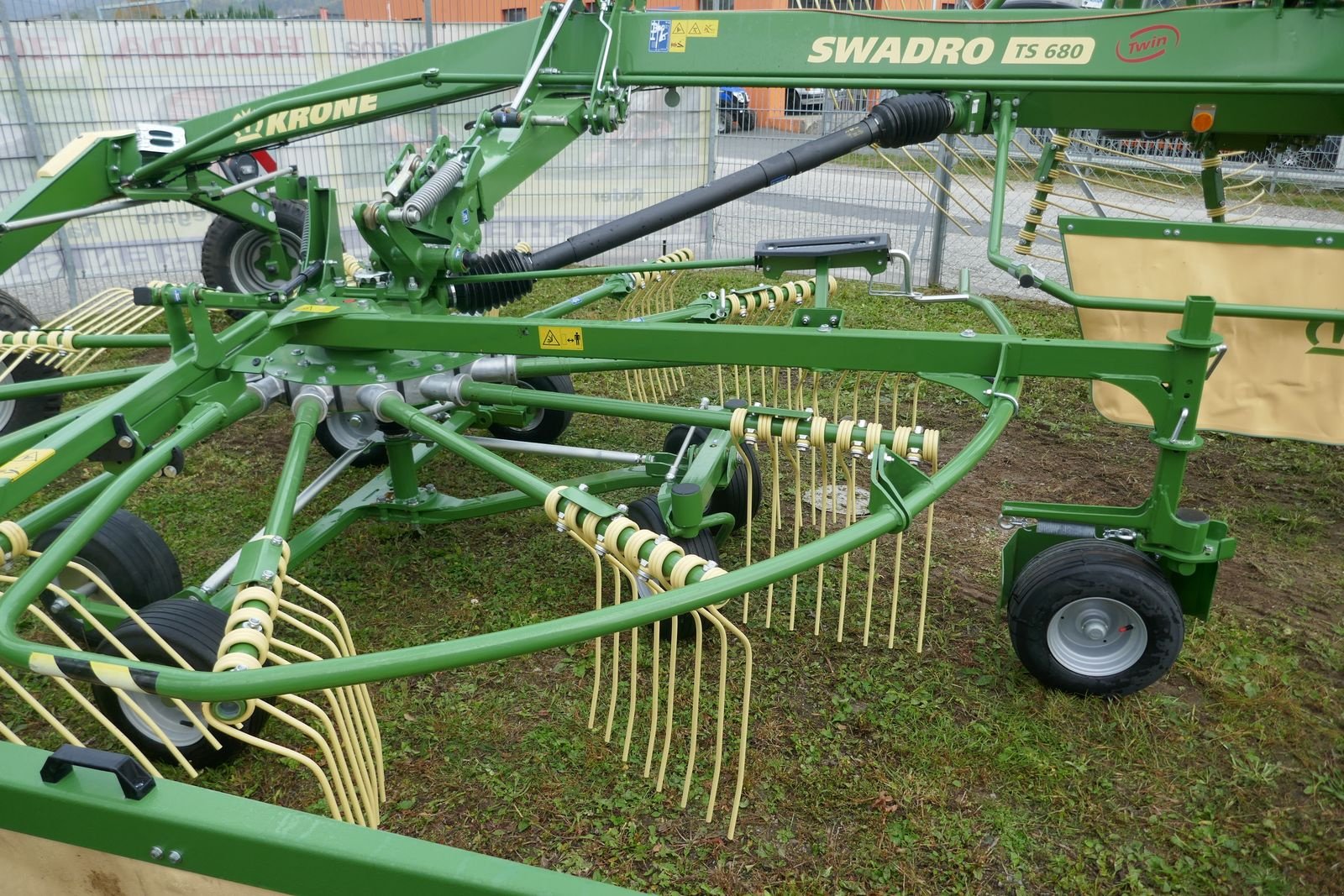 Schwader of the type Krone Swadro TS 680 Twin, Gebrauchtmaschine in Villach (Picture 3)
