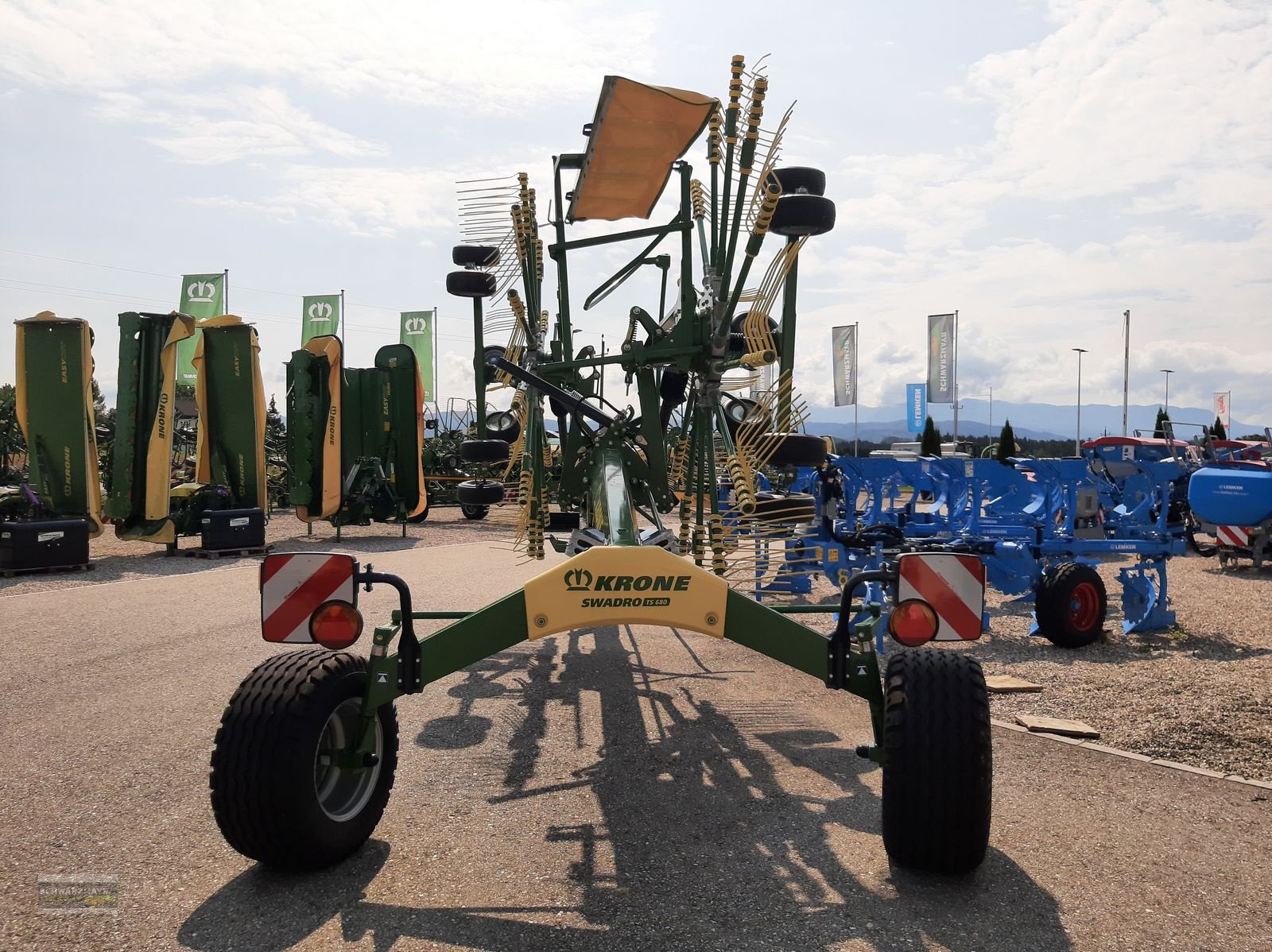 Schwader Türe ait Krone Swadro TS 680, Neumaschine içinde Aurolzmünster (resim 12)