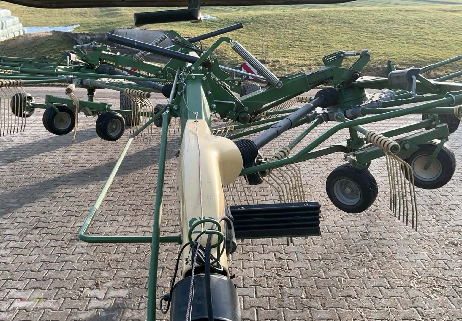 Schwader des Typs Krone Swadro TS 740, Gebrauchtmaschine in Neuenstein (Bild 1)