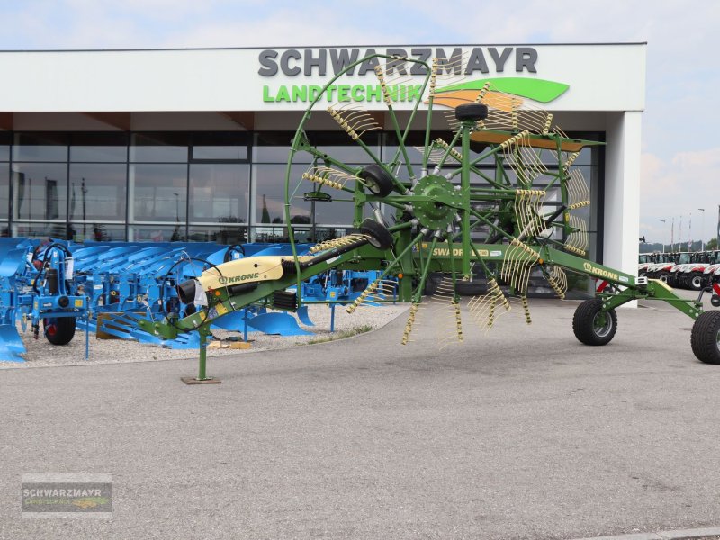 Schwader des Typs Krone Swadro TS 740, Neumaschine in Gampern (Bild 1)