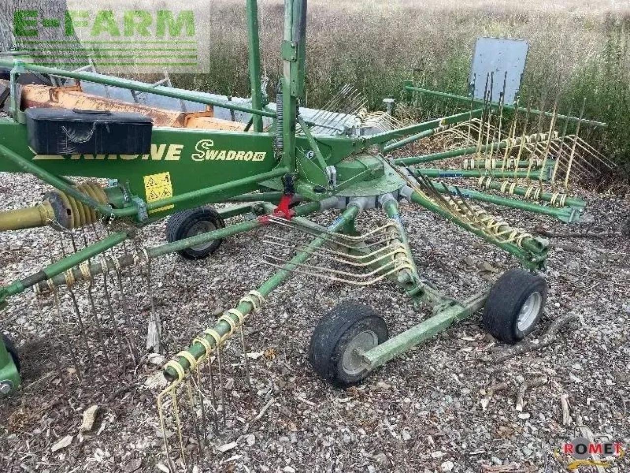 Schwader del tipo Krone swadro46, Gebrauchtmaschine en GENNES-SUR-GLAIZE (Imagen 2)