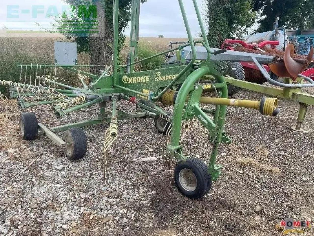 Schwader Türe ait Krone swadro46, Gebrauchtmaschine içinde GENNES-SUR-GLAIZE (resim 1)