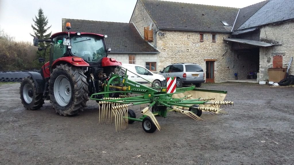 Schwader vrste Krone Swardo 461, Gebrauchtmaschine v PRÉFONTAINES (Slika 1)