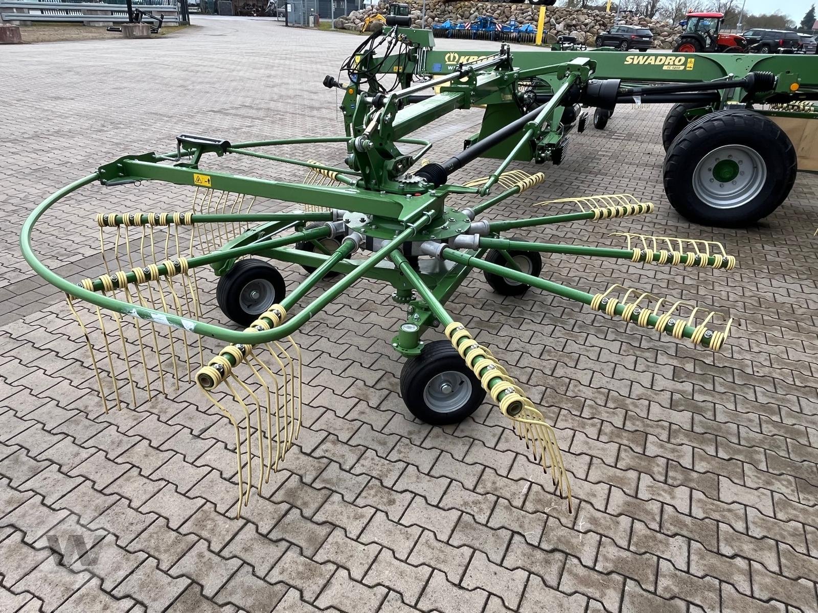 Schwader of the type Krone TC 1250, Neumaschine in Klein Bünzow (Picture 5)