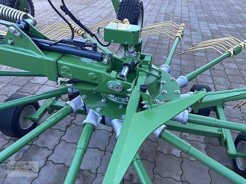 Schwader des Typs Krone TC 760 Plus, Gebrauchtmaschine in Geestland (Bild 15)