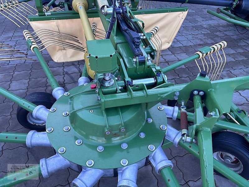 Schwader des Typs Krone TC 760 Plus, Gebrauchtmaschine in Geestland (Bild 5)