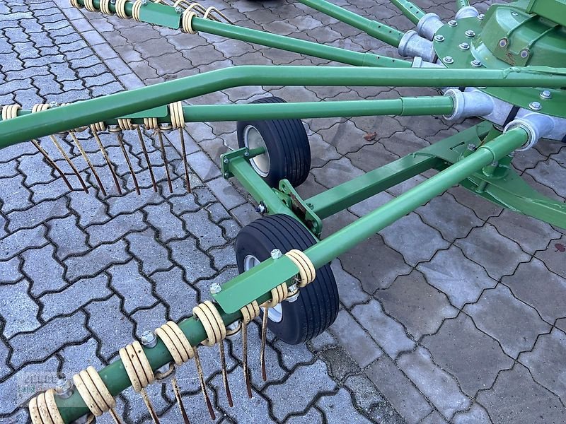 Schwader des Typs Krone TC 760 Plus, Gebrauchtmaschine in Geestland (Bild 11)