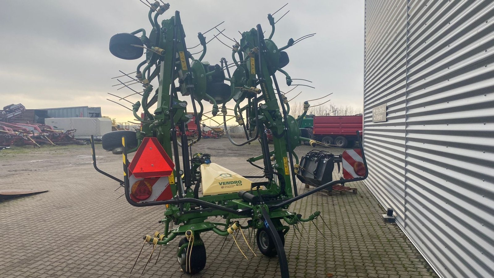 Schwader Türe ait Krone Vendro 900 KW103-24, Gebrauchtmaschine içinde Horsens (resim 3)
