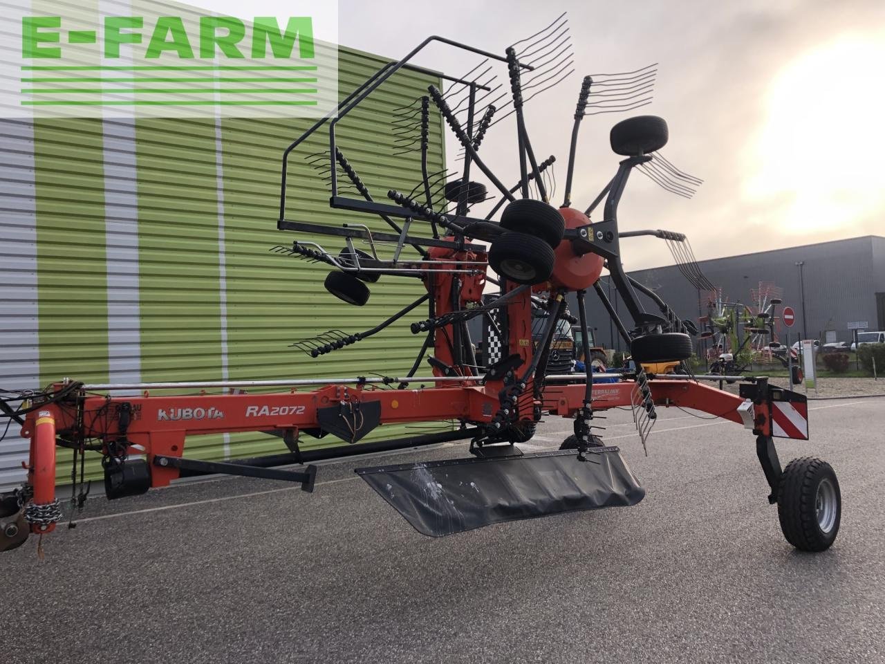 Schwader des Typs Kubota ra 2072, Gebrauchtmaschine in AILLAS (33 - GIRONDE) (Bild 2)