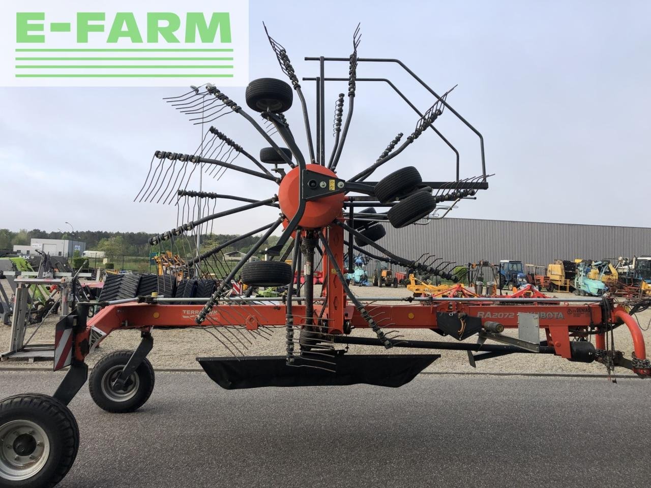 Schwader des Typs Kubota ra 2072, Gebrauchtmaschine in AILLAS (33 - GIRONDE) (Bild 7)