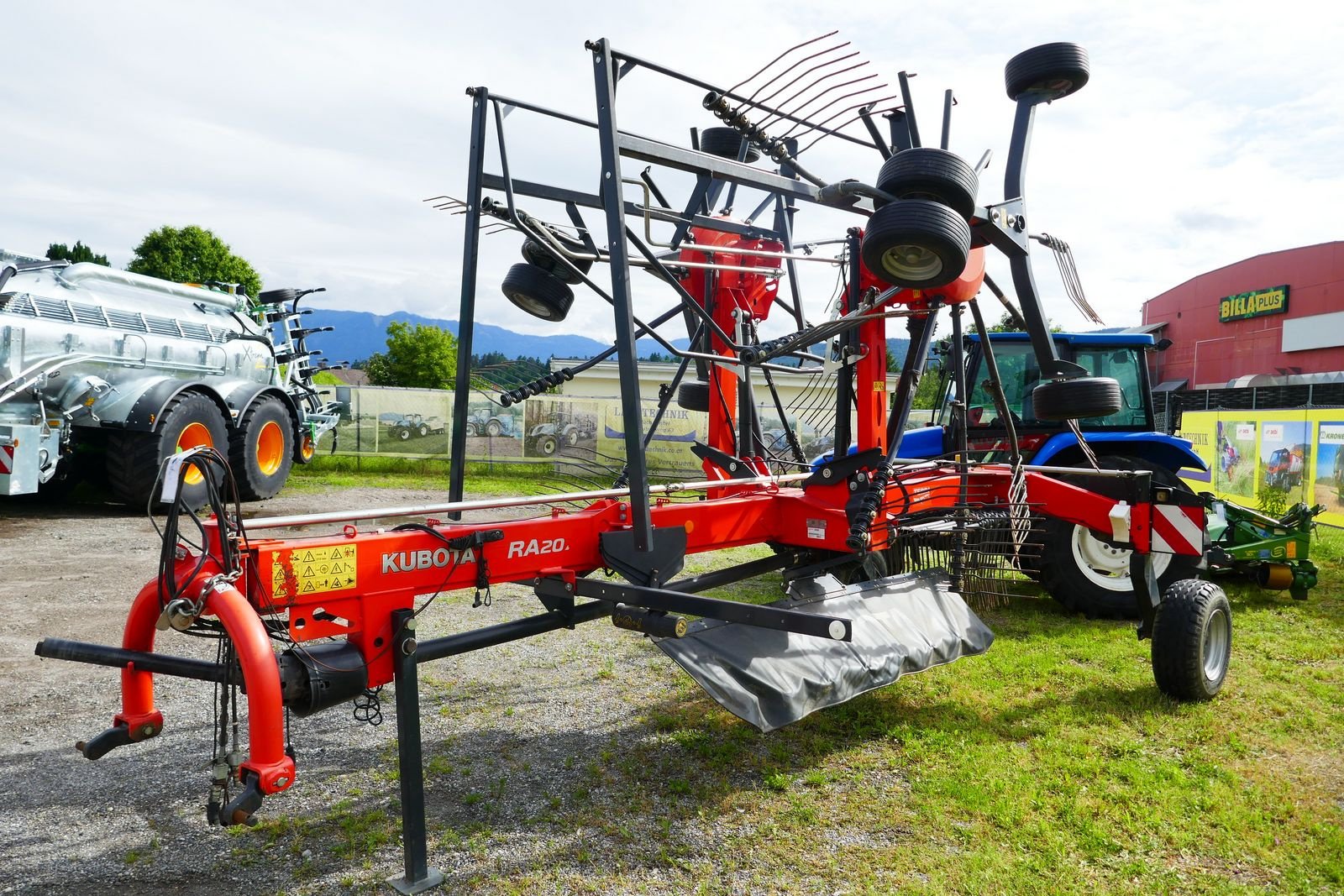 Schwader des Typs Kubota RA 2076, Gebrauchtmaschine in Villach (Bild 3)