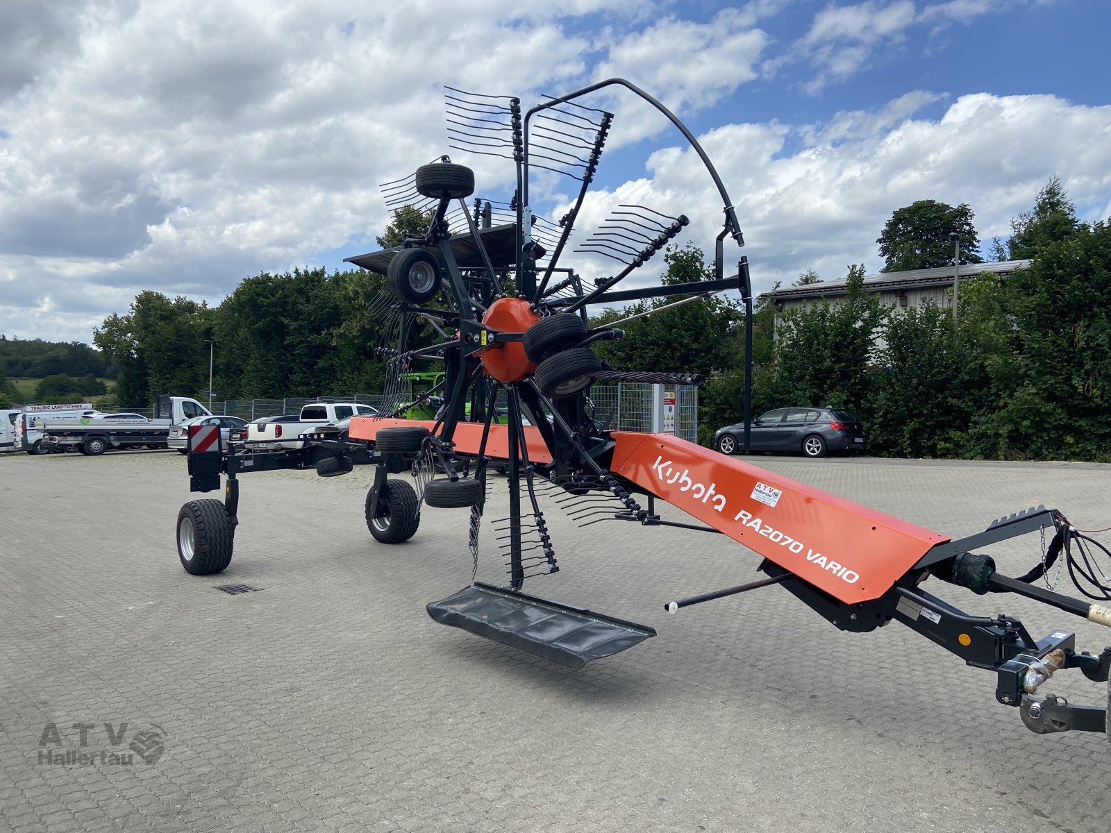 Schwader des Typs Kubota RA2070 Vario, Neumaschine in Schweitenkirchen (Bild 3)