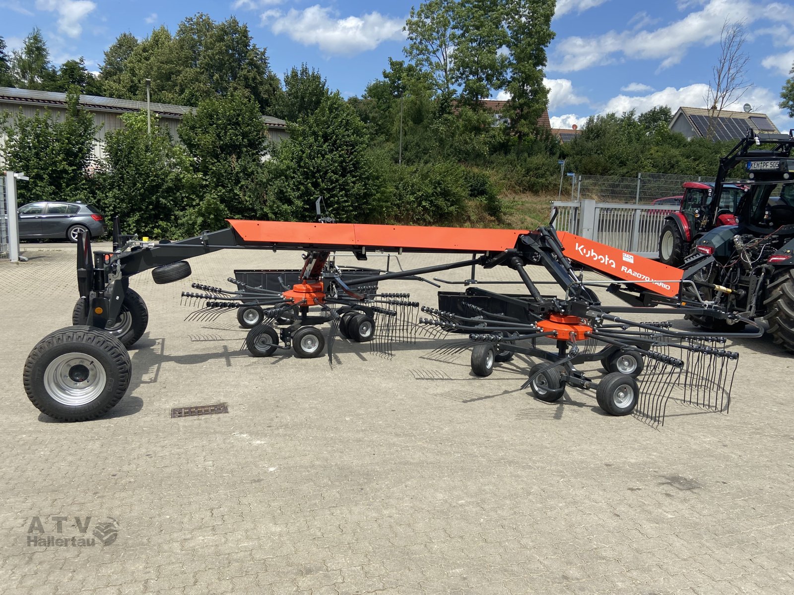 Schwader des Typs Kubota RA2070 Vario, Neumaschine in Schweitenkirchen (Bild 8)