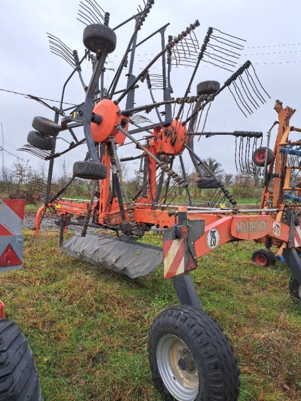 Schwader tip Kubota RA2076, Gebrauchtmaschine in COGNAC LA FORET (Poză 1)