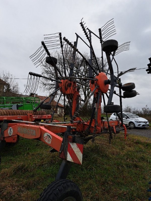 Schwader tip Kubota RA2076, Gebrauchtmaschine in COGNAC LA FORET (Poză 2)