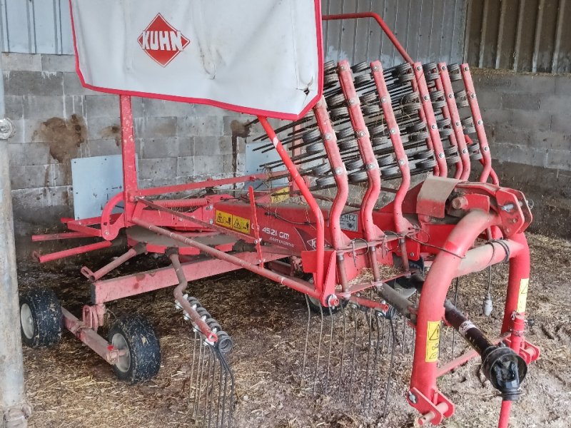 Schwader del tipo Kuhn 4521, Gebrauchtmaschine en SAINT HILAIRE EN MORVAN