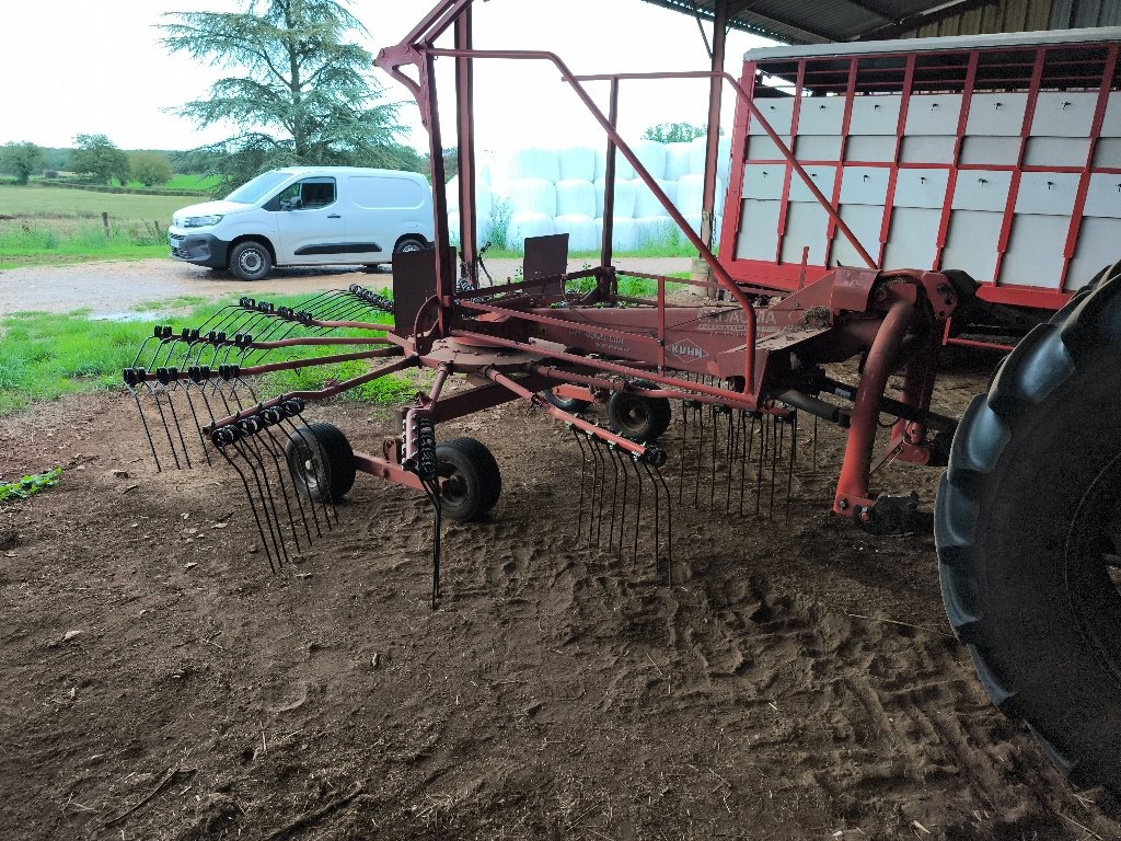 Schwader tipa Kuhn 4521, Gebrauchtmaschine u LACAPELLE-MARIVAL (Slika 3)