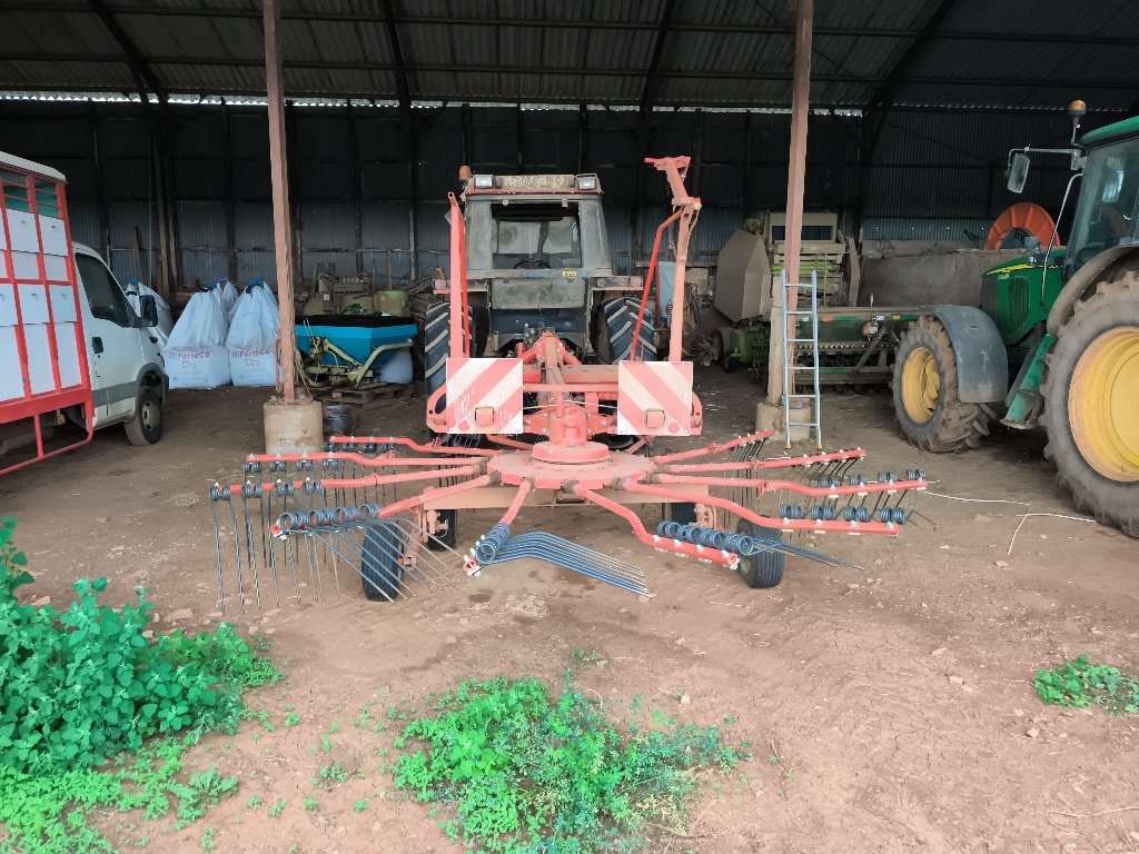 Schwader tipa Kuhn 4521, Gebrauchtmaschine u LACAPELLE-MARIVAL (Slika 2)