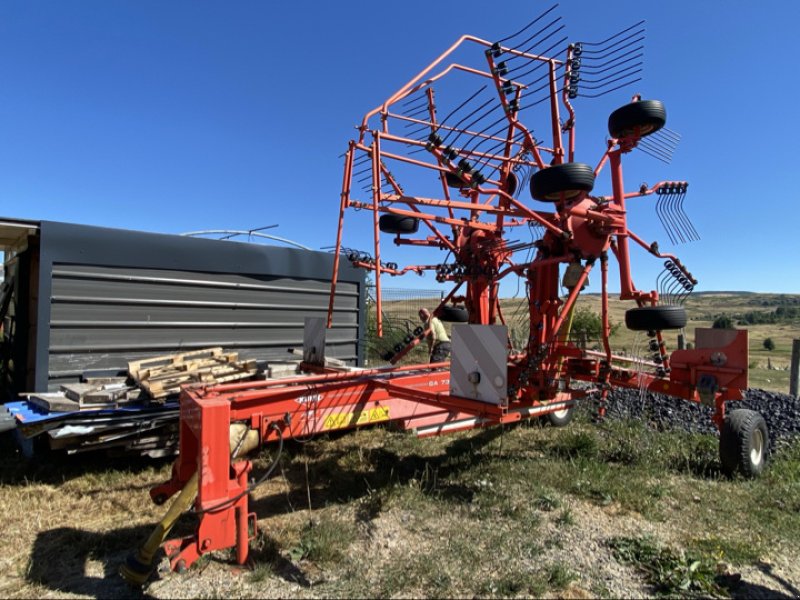 Schwader του τύπου Kuhn 7301, Gebrauchtmaschine σε Nasbinals