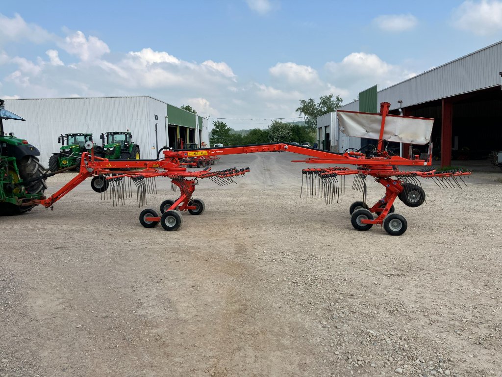 Schwader типа Kuhn 7932, Gebrauchtmaschine в VIRECOURT (Фотография 1)