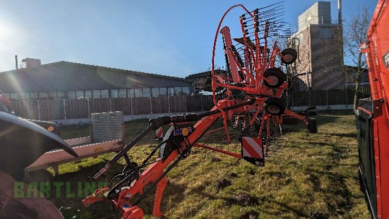 Schwader типа Kuhn 8830, Neumaschine в Versmold (Фотография 1)