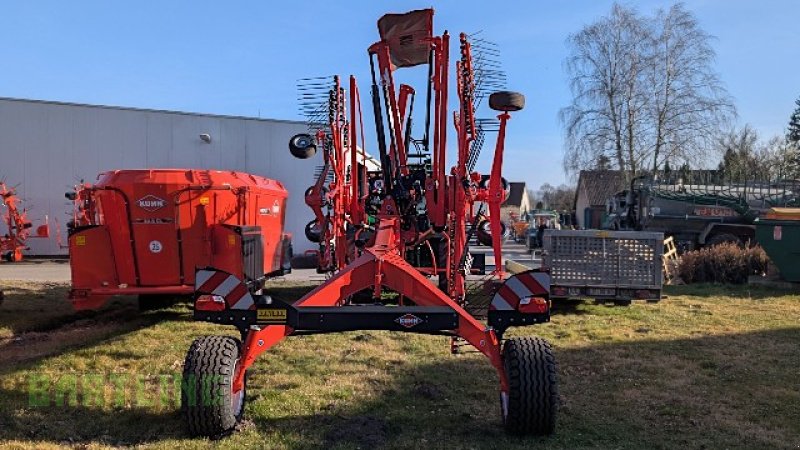 Schwader типа Kuhn 8830, Neumaschine в Versmold (Фотография 3)