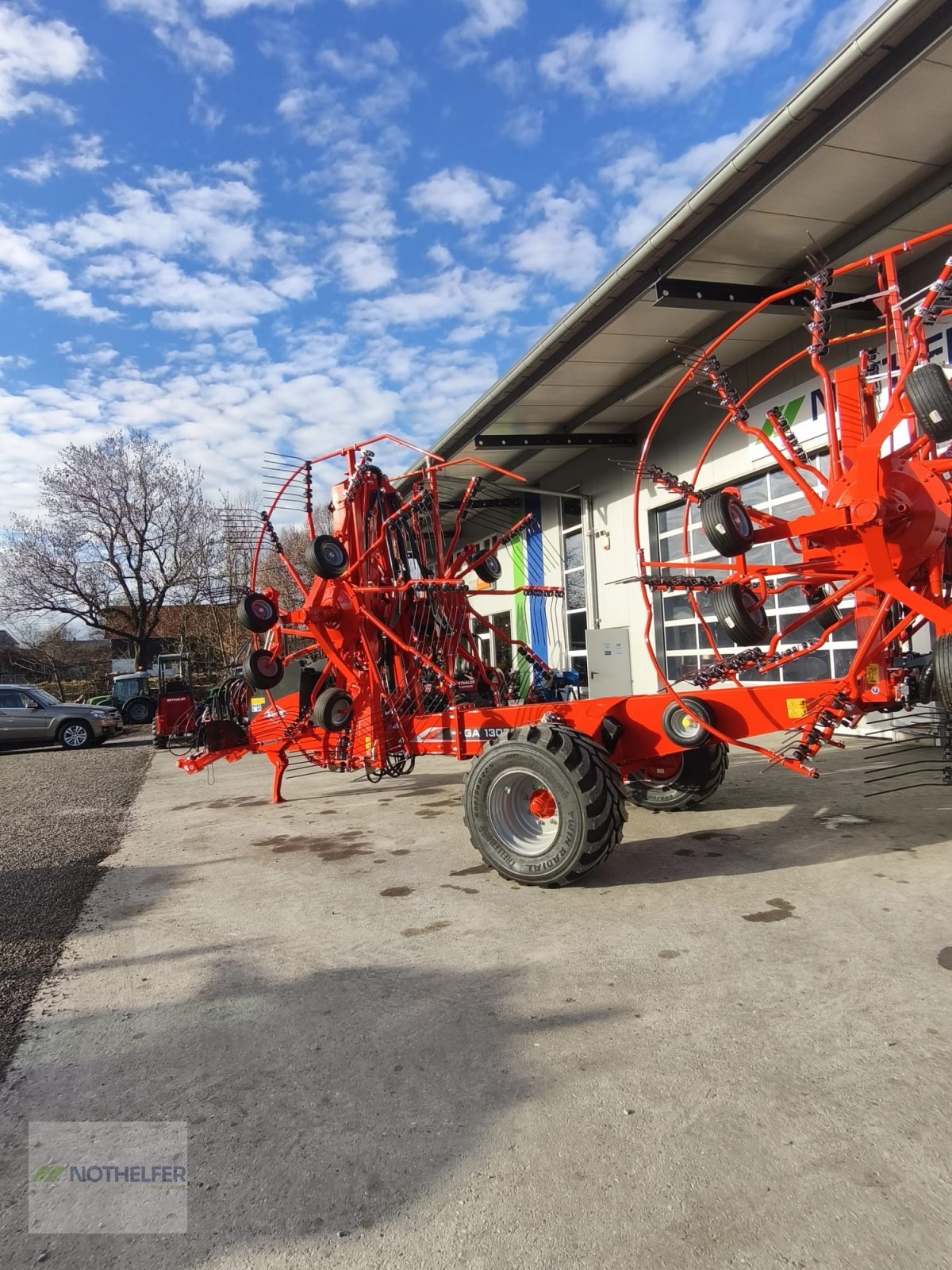 Schwader des Typs Kuhn GA 13031, Neumaschine in Pforzen (Bild 10)