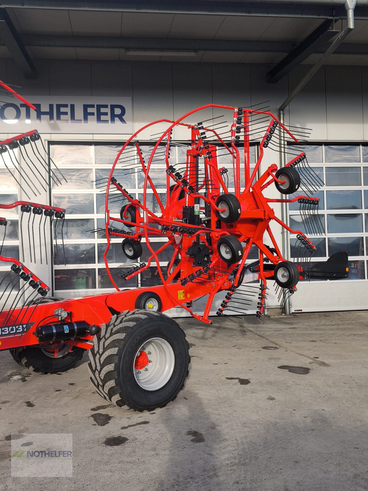 Schwader des Typs Kuhn GA 13031, Neumaschine in Pforzen (Bild 20)