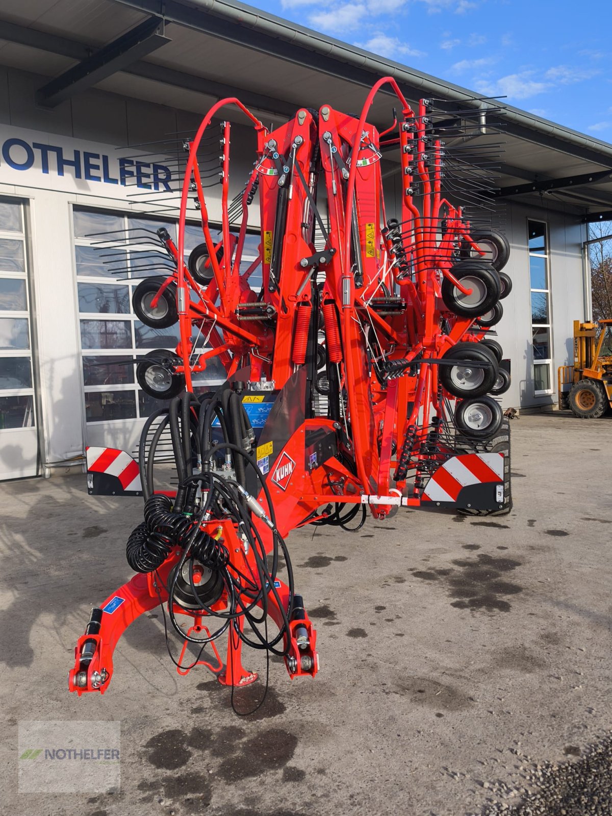 Schwader des Typs Kuhn GA 13031, Neumaschine in Pforzen (Bild 22)