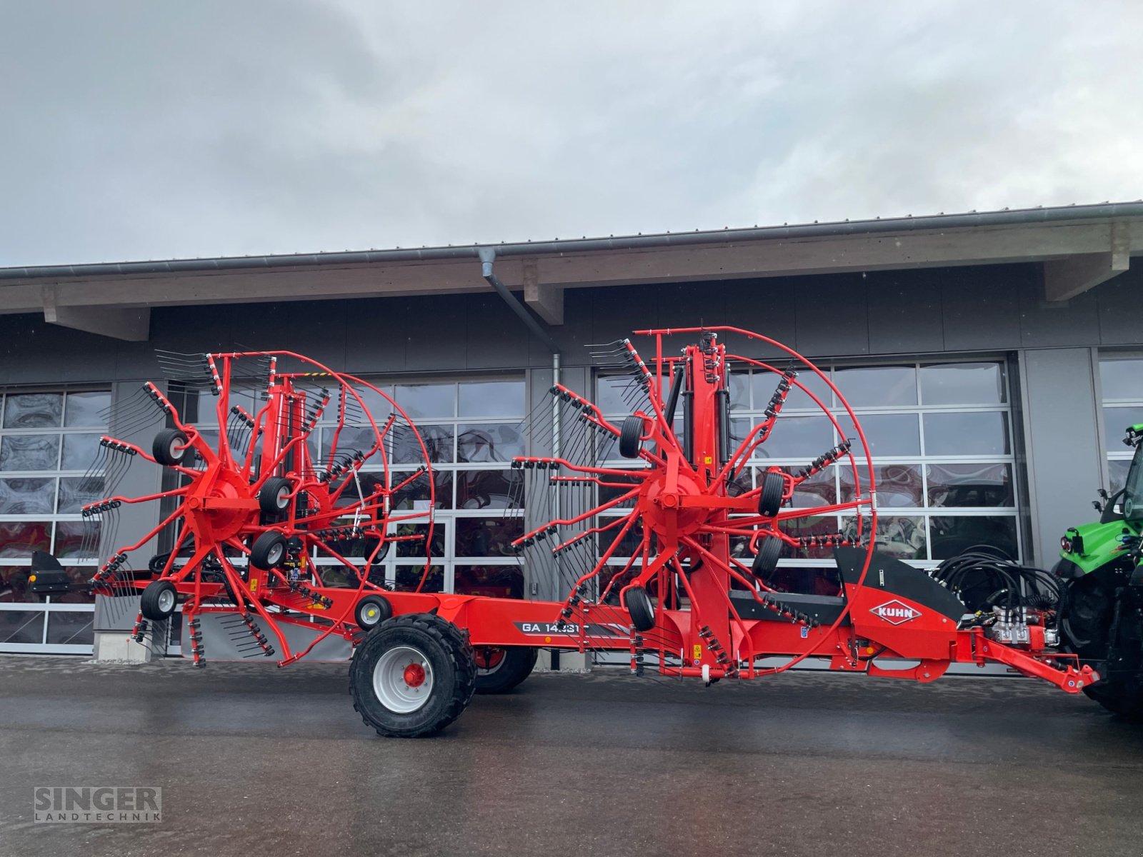 Schwader tipa Kuhn GA 14231, Neumaschine u Ebenhofen (Slika 1)