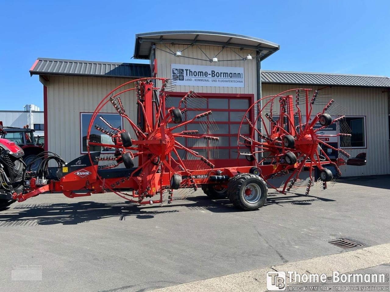 Schwader des Typs Kuhn GA 15231, Mietmaschine in Prüm (Bild 1)