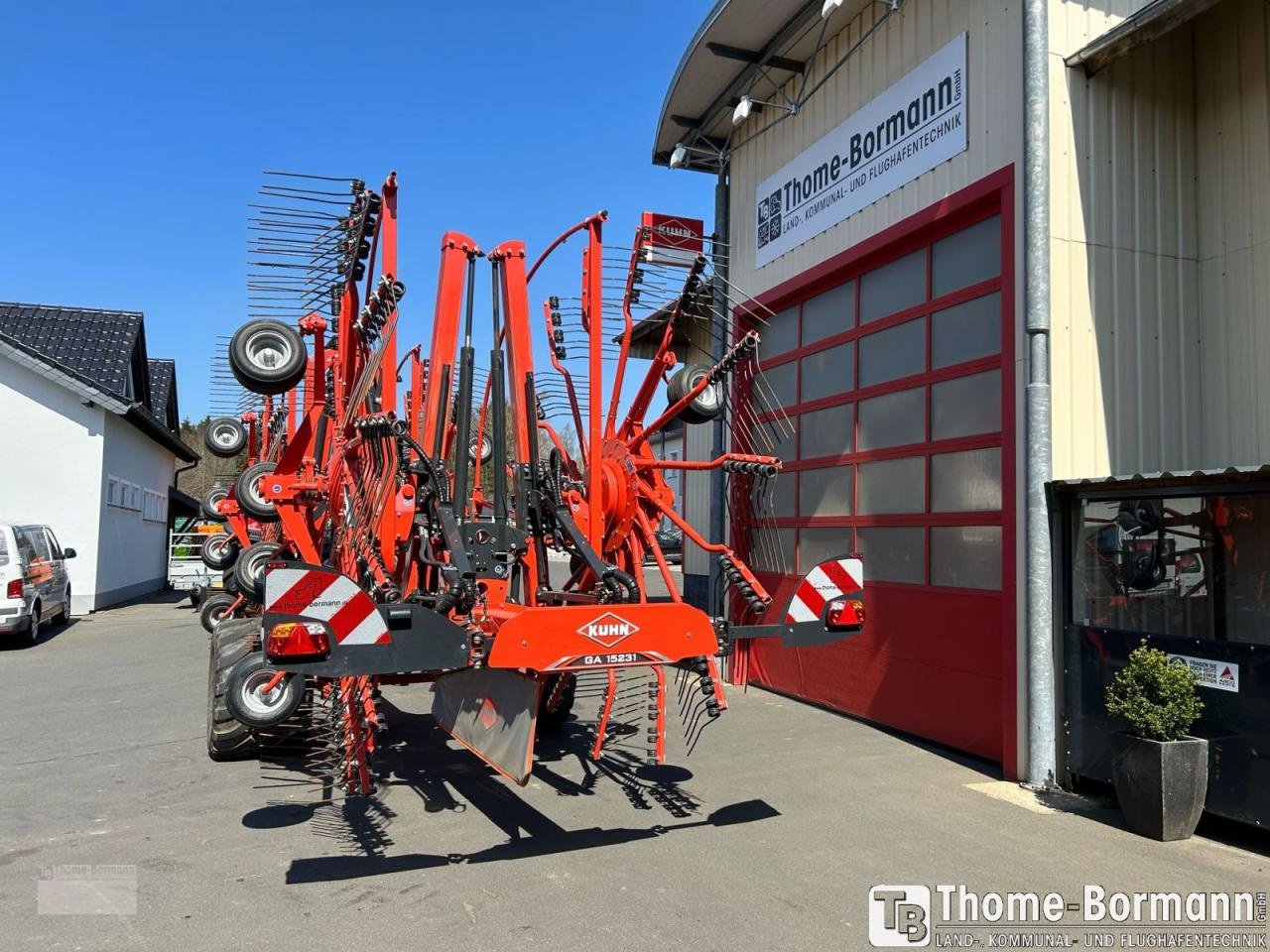 Schwader des Typs Kuhn GA 15231, Mietmaschine in Prüm (Bild 2)