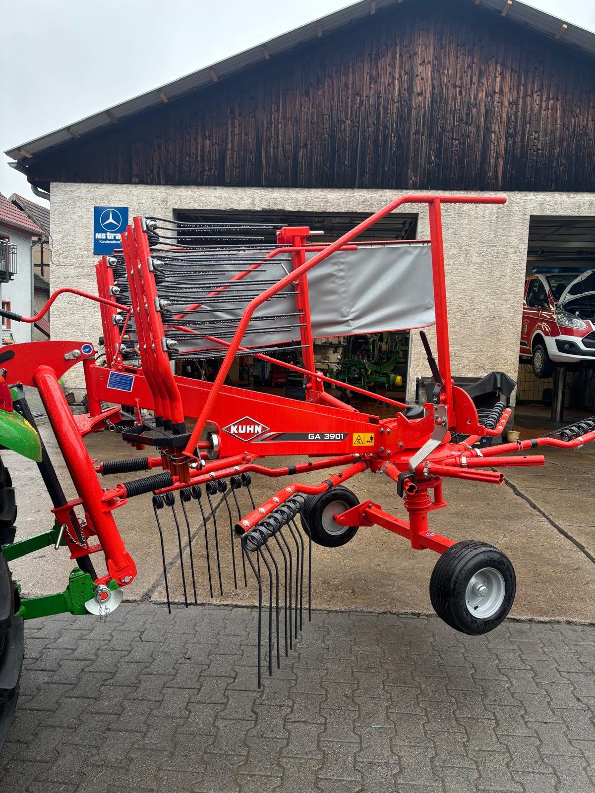 Schwader типа Kuhn GA 3901, Neumaschine в Flörsbachtal (Фотография 5)