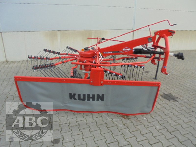Schwader des Typs Kuhn GA 3901, Neumaschine in Cloppenburg (Bild 3)