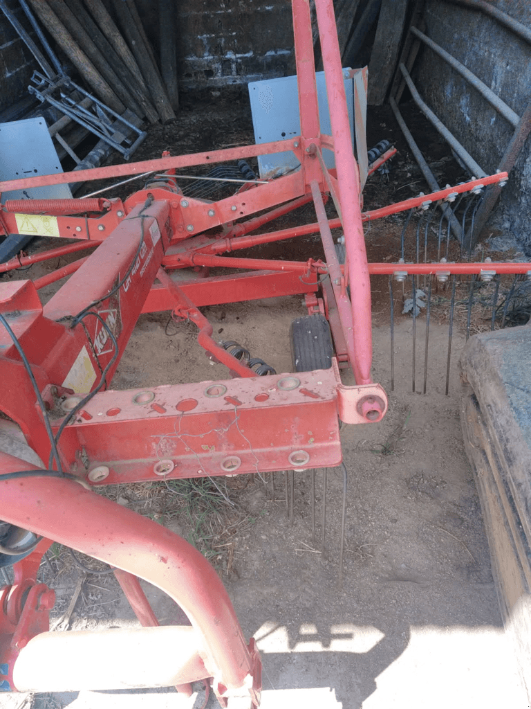 Schwader του τύπου Kuhn GA 4121 GM, Gebrauchtmaschine σε ISIGNY-LE-BUAT (Φωτογραφία 2)