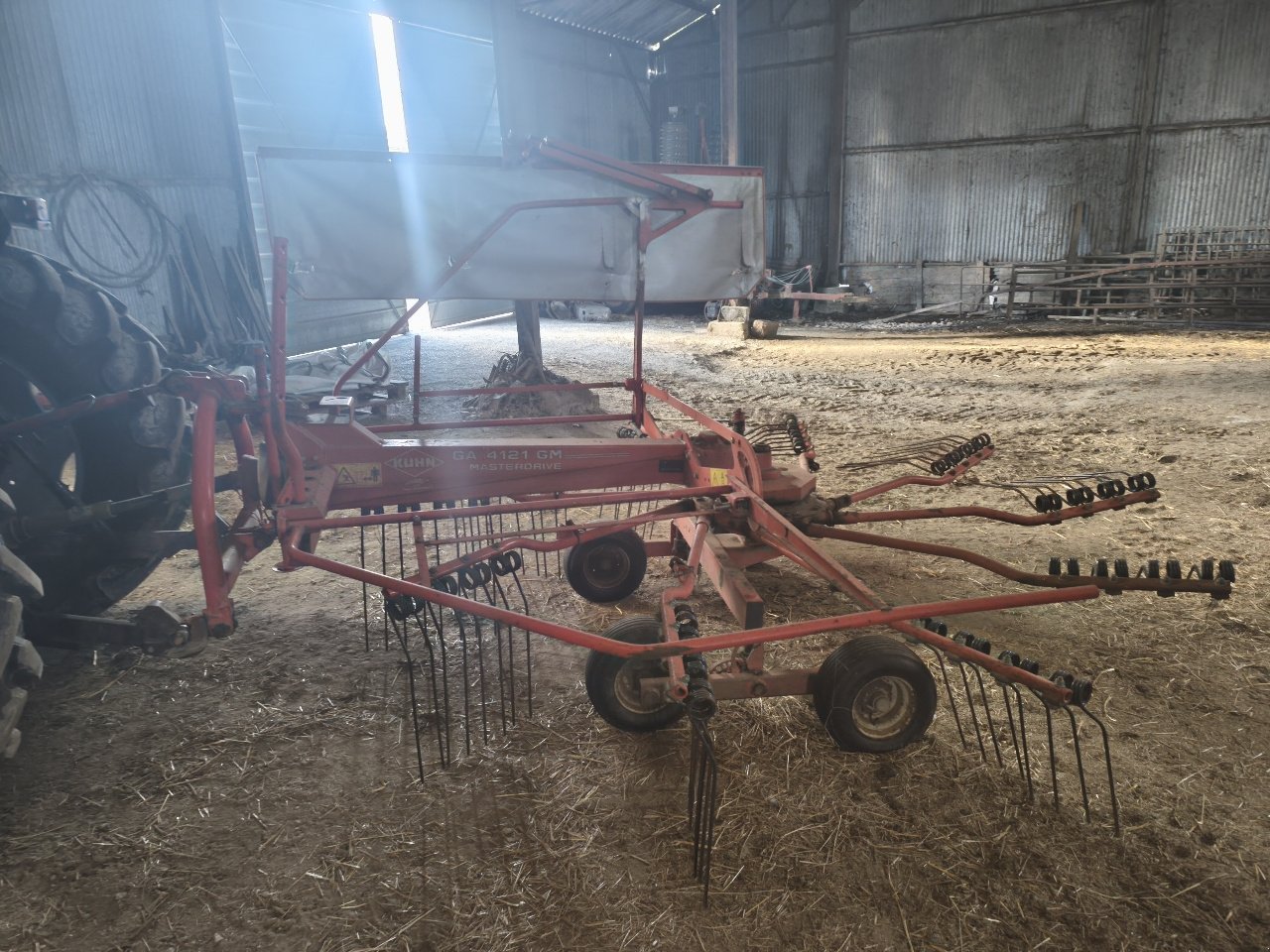 Schwader типа Kuhn Ga 4121, Gebrauchtmaschine в Gondrecourt-le-Château (Фотография 3)
