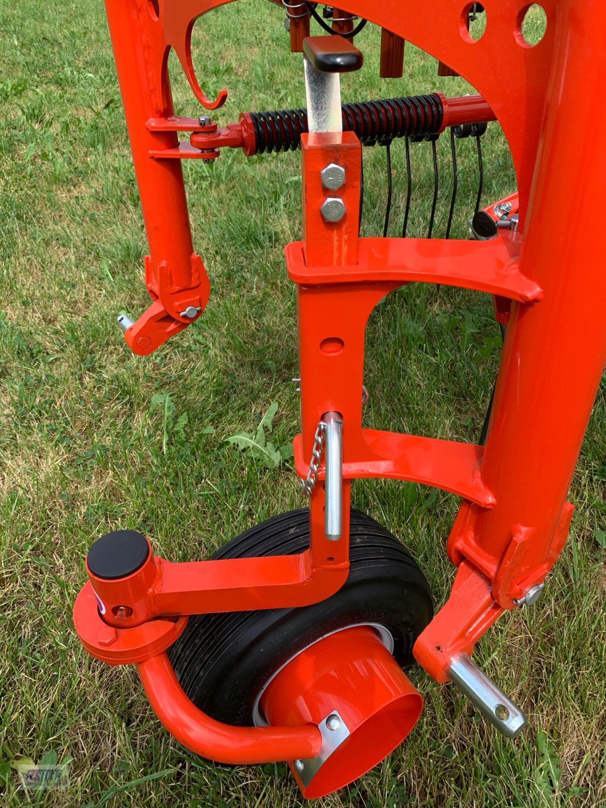 Schwader des Typs Kuhn GA 4201, Neumaschine in Geratskirchen (Bild 10)