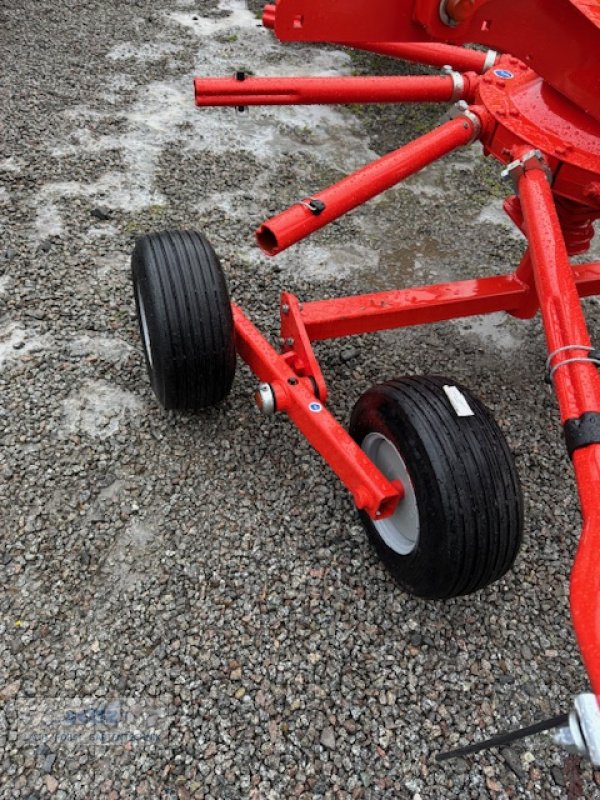 Schwader du type Kuhn GA 4201, Neumaschine en Lindenfels-Glattbach (Photo 5)