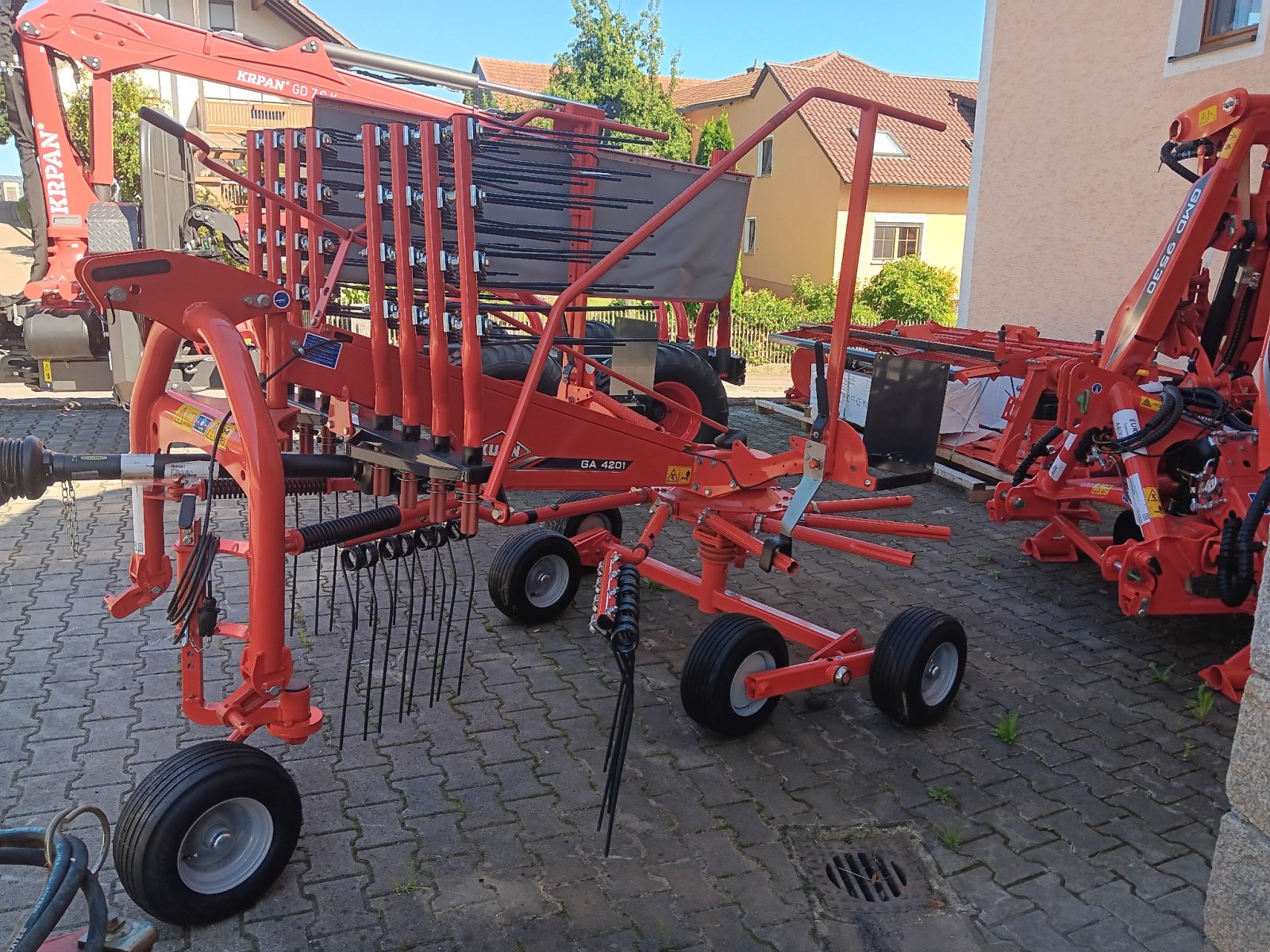 Schwader typu Kuhn GA 4201, Neumaschine v Thanstein (Obrázek 1)