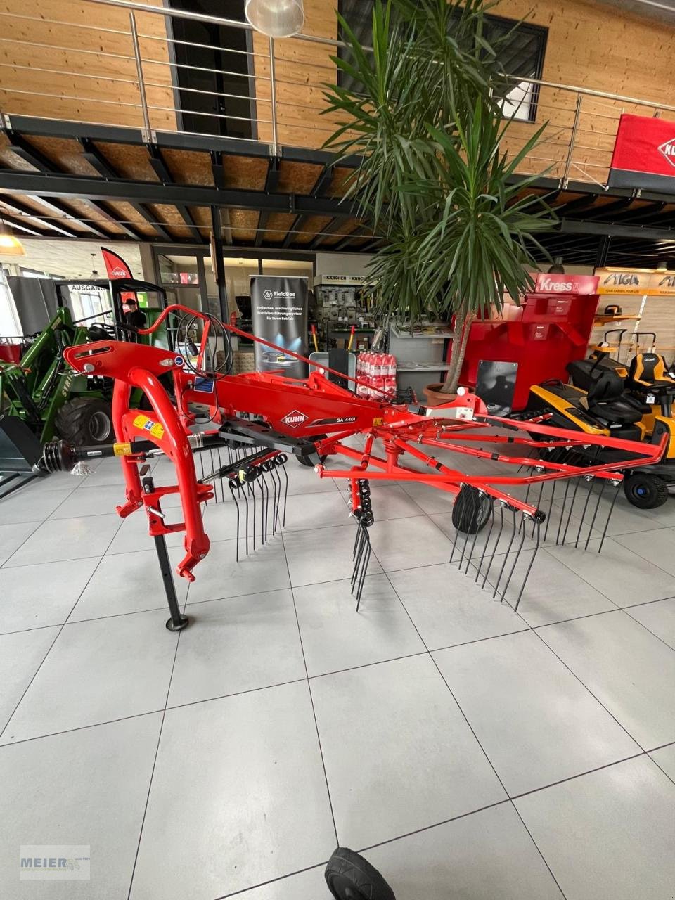 Schwader του τύπου Kuhn GA 4401, Neumaschine σε Delbrück (Φωτογραφία 1)