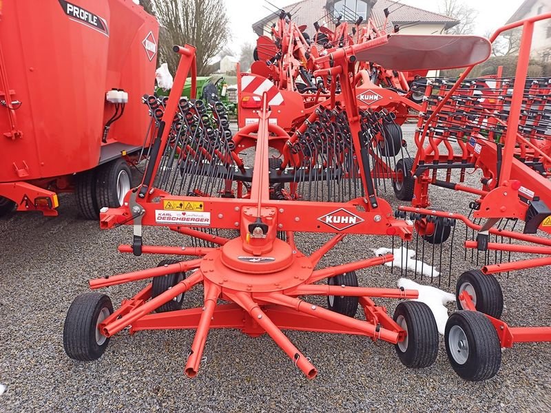 Schwader of the type Kuhn GA 4431 Schwader, Neumaschine in St. Marienkirchen (Picture 5)