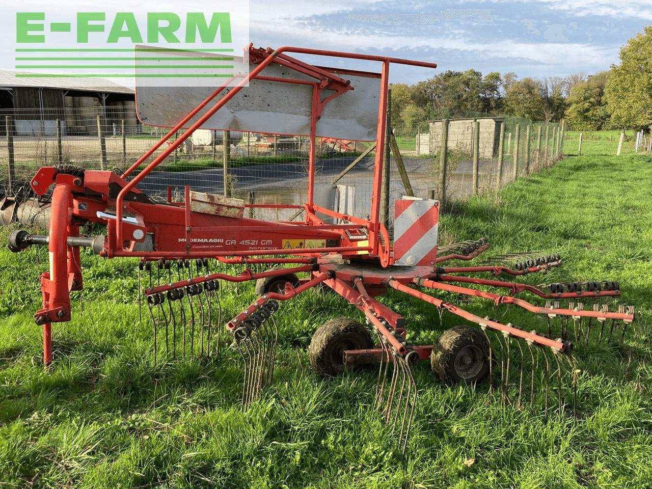 Schwader Türe ait Kuhn ga 4521 gm, Gebrauchtmaschine içinde ARNAGE (resim 3)