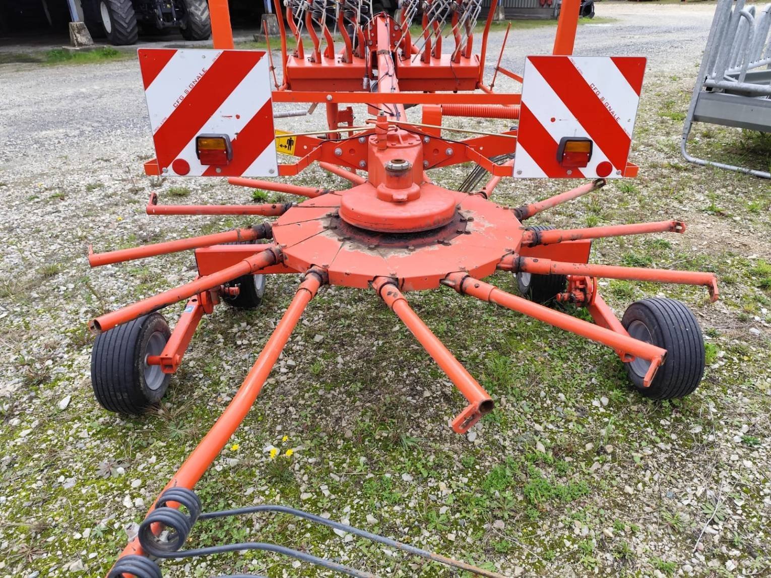 Schwader типа Kuhn GA 4521, Gebrauchtmaschine в Montenay (Фотография 5)