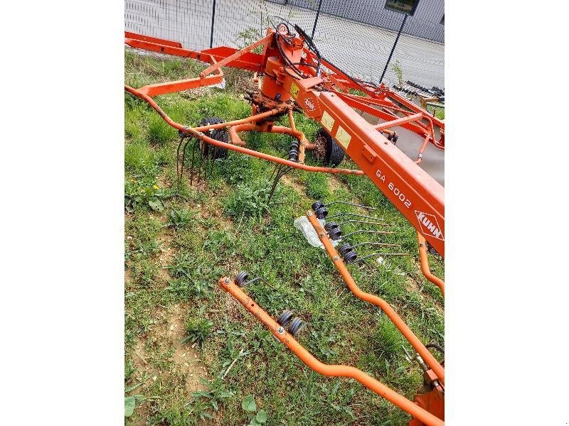 Schwader tipa Kuhn GA 6002, Gebrauchtmaschine u Levier (Slika 2)