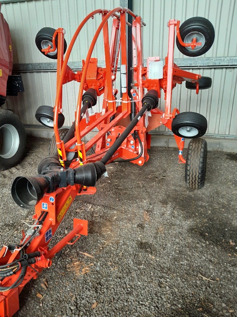 Schwader of the type Kuhn GA 6501, Neumaschine in Bad Freienwalde (Picture 1)