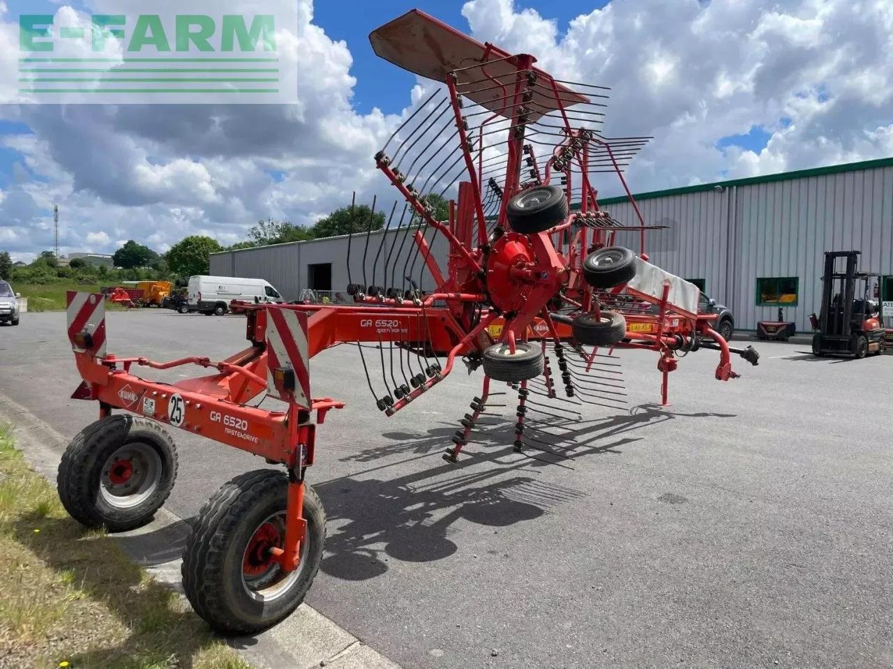 Schwader Türe ait Kuhn ga 6520, Gebrauchtmaschine içinde ST CLAIR SUR ELLE (resim 5)