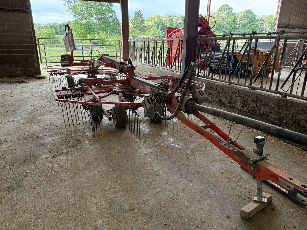 Schwader tipa Kuhn GA 6632 +, Gebrauchtmaschine u Lérouville (Slika 1)