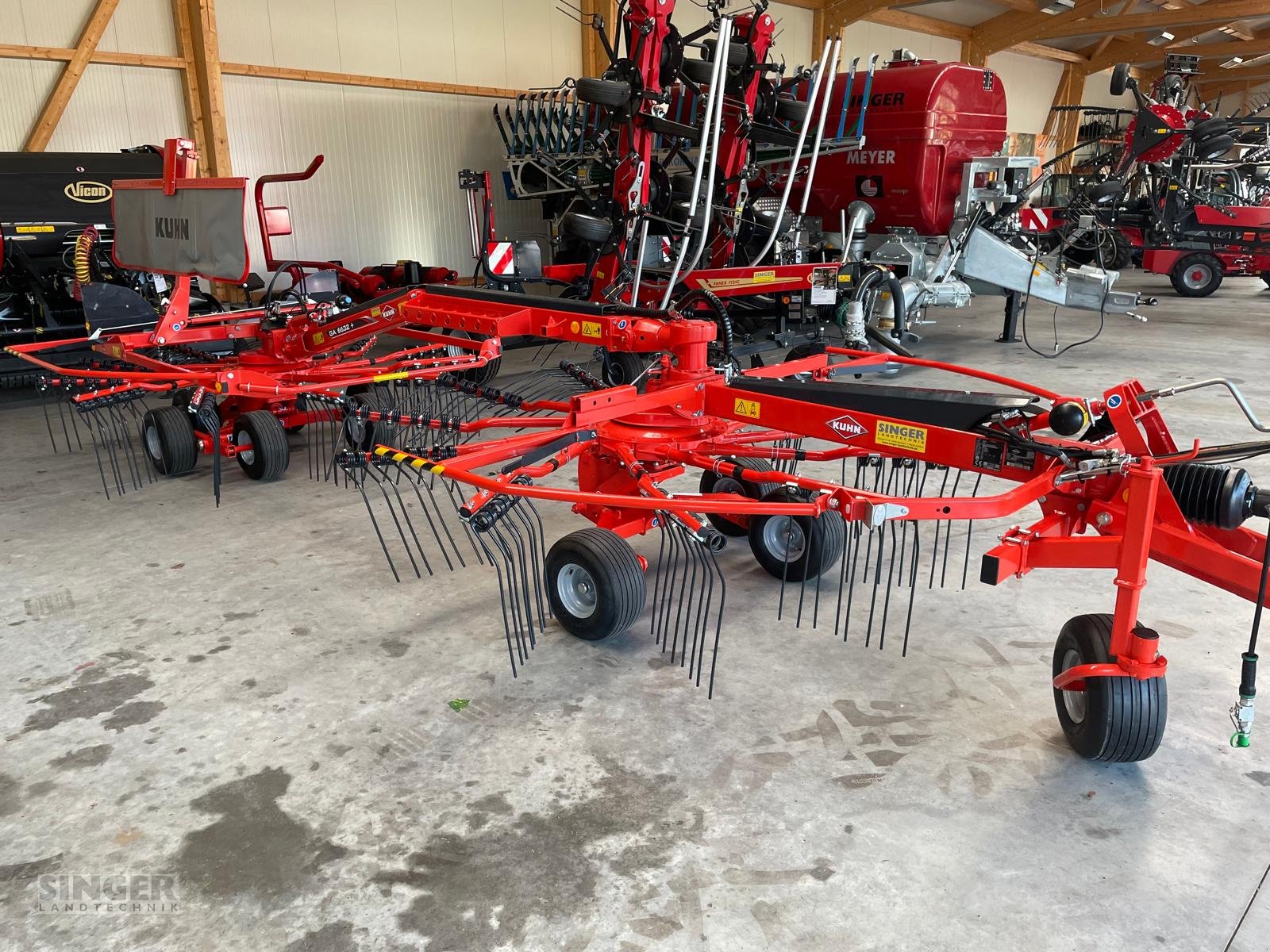 Schwader van het type Kuhn GA 6632 +, Neumaschine in Ebenhofen (Foto 3)