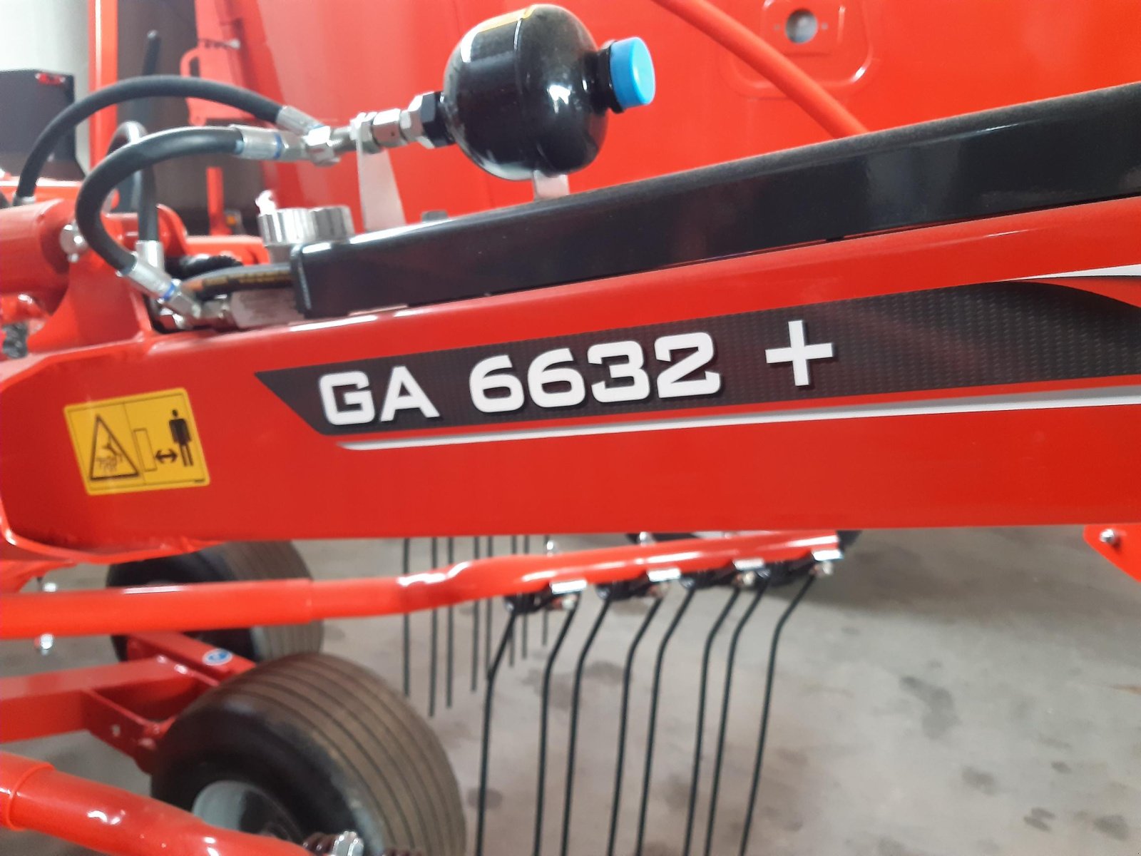 Schwader tipa Kuhn GA 6632+, Neumaschine u Aislingen (Slika 2)