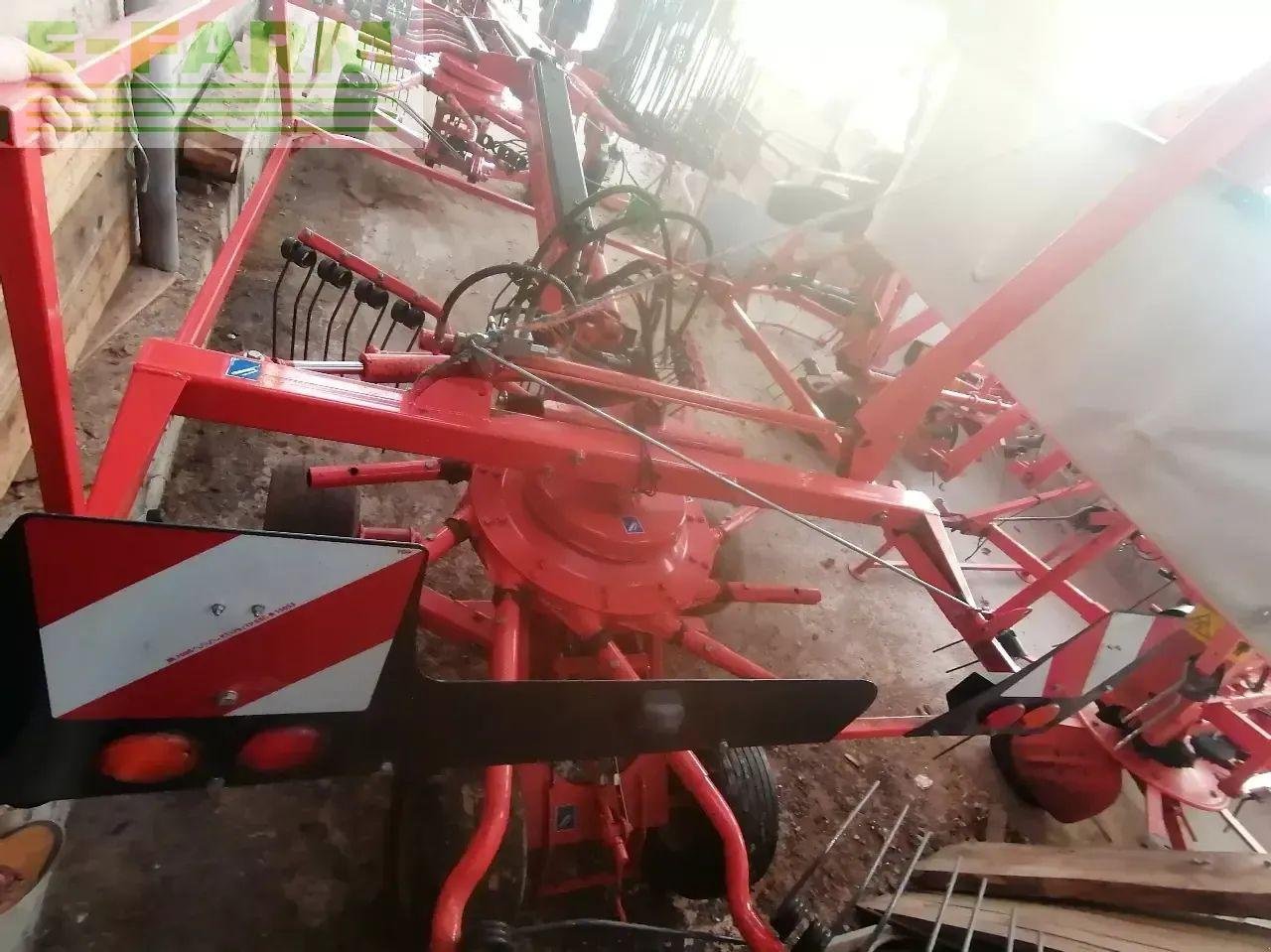 Schwader of the type Kuhn ga 6632, Gebrauchtmaschine in CHAUVONCOURT (Picture 3)